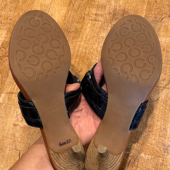 Coach heeled Sandals - Picture 5 of 5